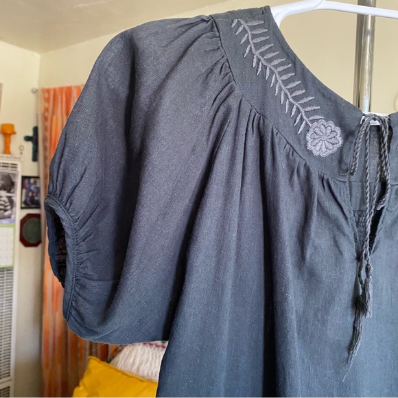 Linen Short Sleeve Peasant Dark Blue Top Embroidered Flowers Size Large - Picture 4 of 17